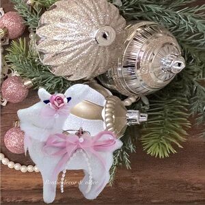 Christmas  Victorian Style Shimmering White Reindeer Ornaments Set of 2